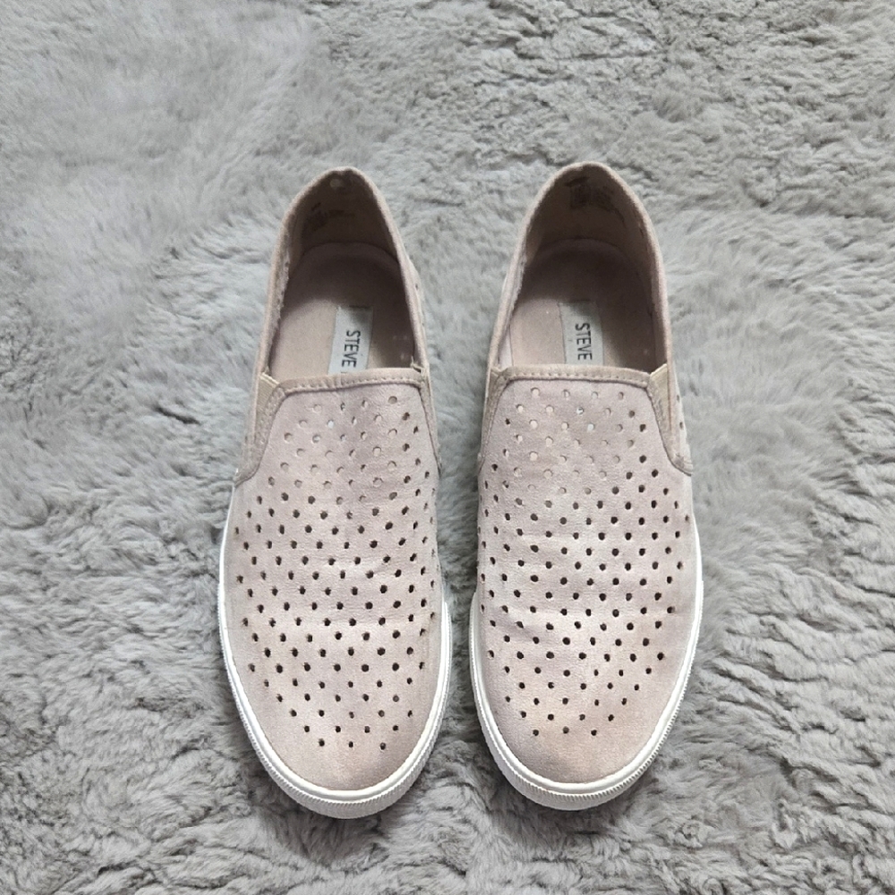Steve Madden taupe perforated design slip on sneakers size 8